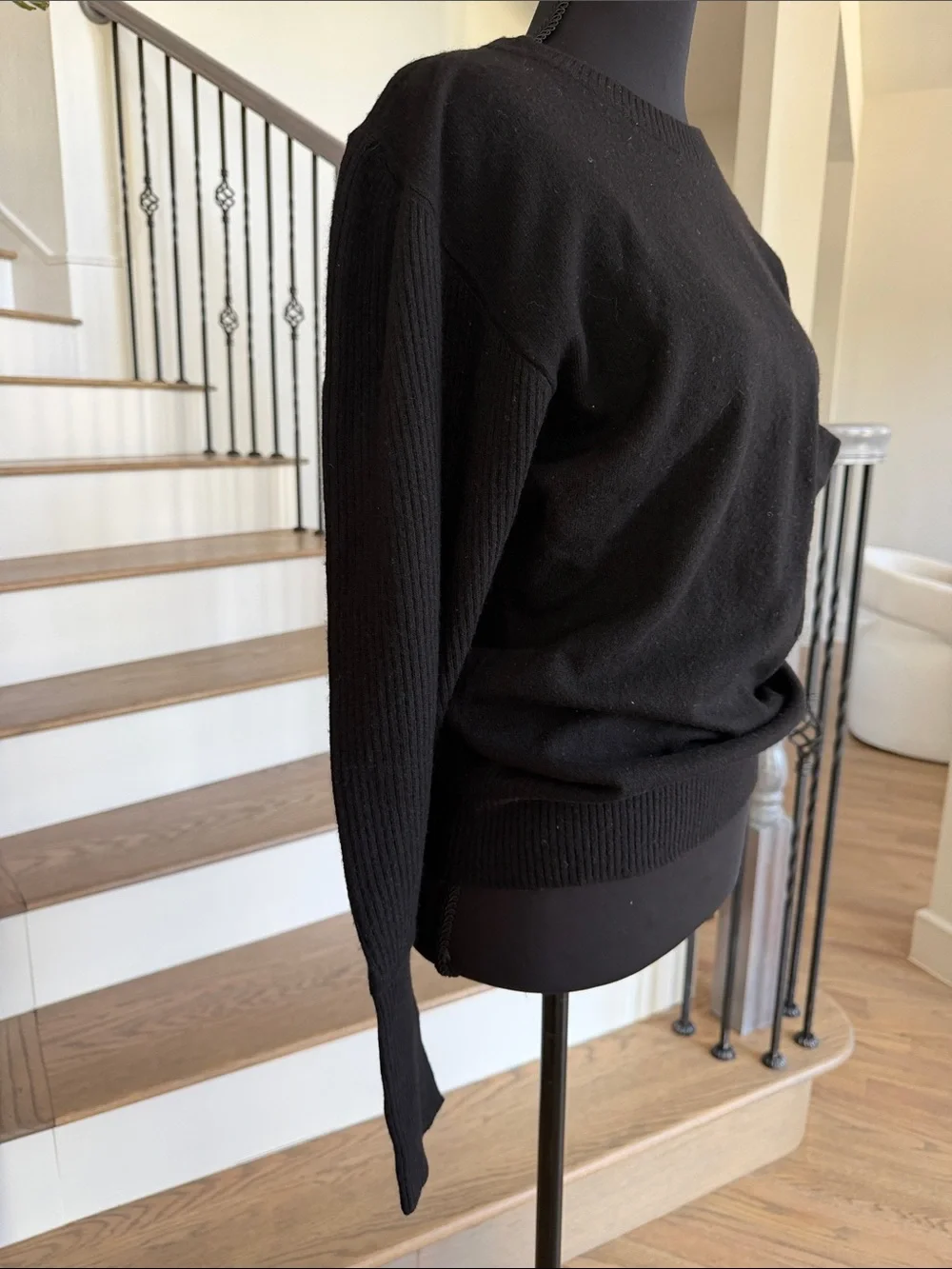 Authentic Chanel Classic Black Womens Crewneck Pocket Cashmere Sweater (M/L)